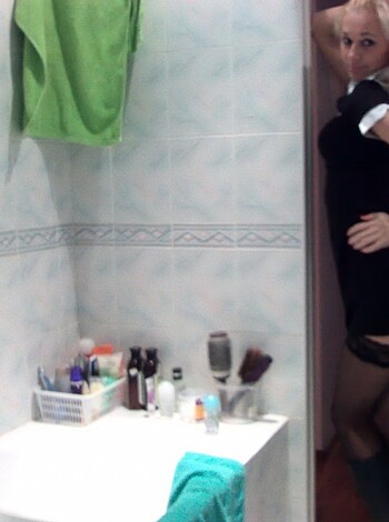 Blond naked girl in Bathroom - Photo 19