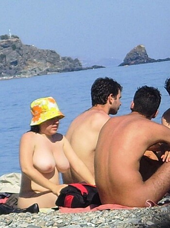 Beach Life - Photo 3