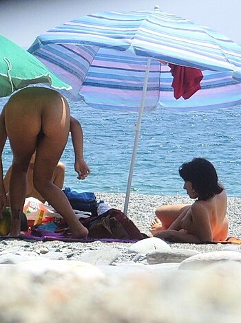 Beach Life - Photo 35
