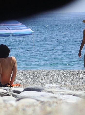 Beach Life - Photo 37
