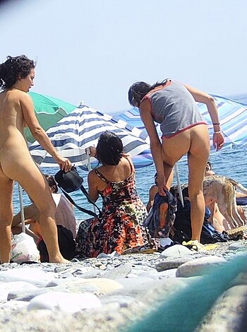 Beach Life - Photo 41