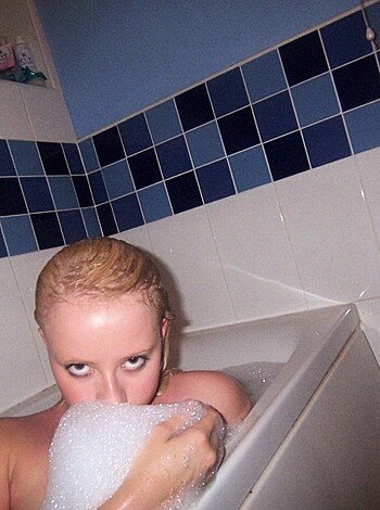 Selfshot Blond in Purple Room - Photo 43
