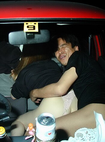 Asian couples funcking in cars - Photo 22