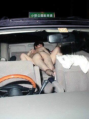"Here's a fuckin' shot of some chick suckin' dick while riding dirty in the backseat of a whip, yo."