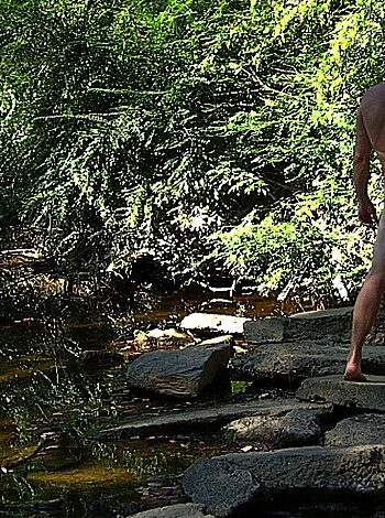 Amateur Male strolls - Photo 1