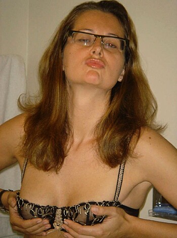 Sexy French MILF - Photo 5