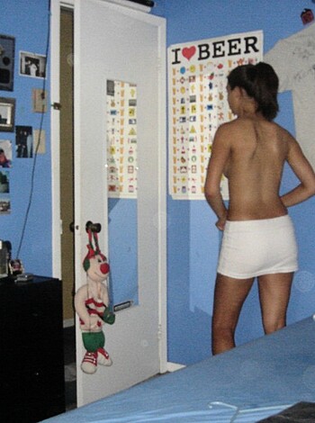 Sexy latina chick undresses  - Photo 12