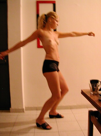 Naked blonde gf - Photo 65