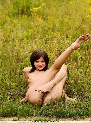 Amelie in The Most Beautiful Flower - Photo 3