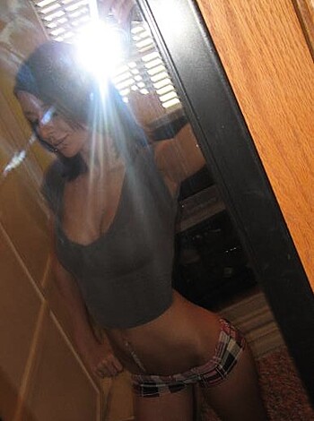 Selfshots - Topless slut - Photo 11