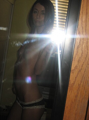 Selfshots - Topless slut - Photo 15
