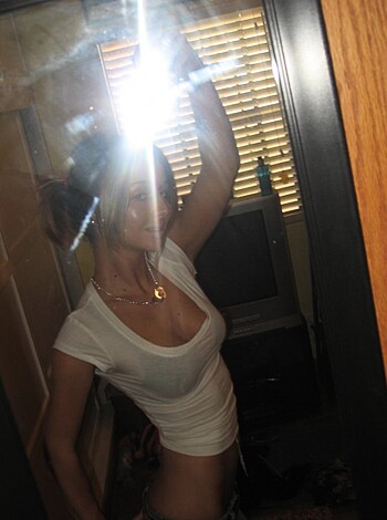 Selfshots - Topless slut - Photo 94