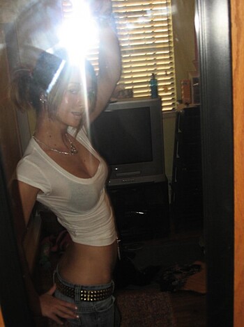 Selfshots - Topless slut - Photo 95