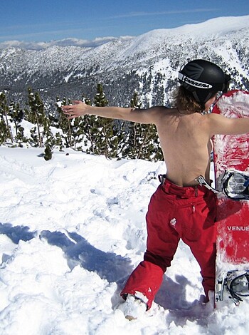 Topless on snowboard - Photo 26