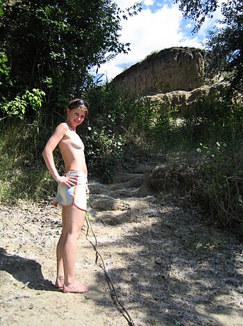 Topless on snowboard - Photo 34