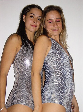 Pose on vacation - Photo 21