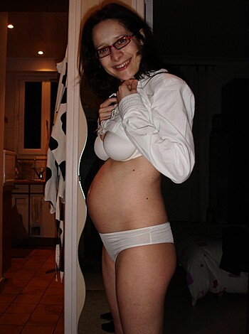 Pregnant wife - Photo 19