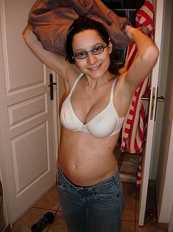 Pregnant wife - Photo 36