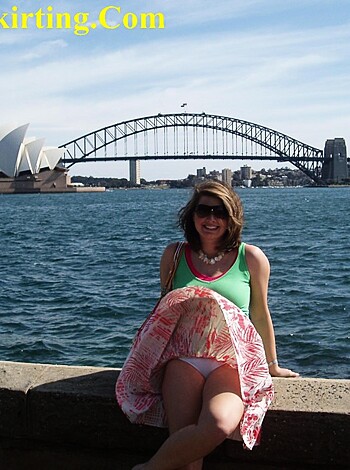 upskirt1 - Photo 3