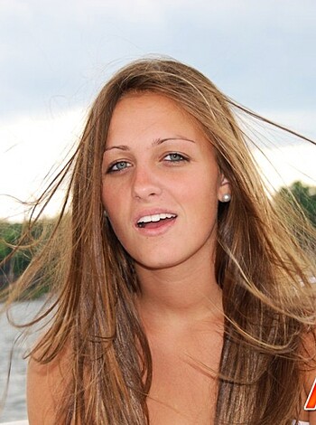 Nude on the boat - Photo 28