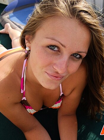 Nude on the boat - Photo 33