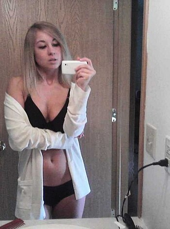 Dirty Little Bitch - Photo 5