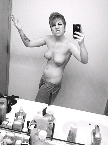 Dirty Little Bitch - Photo 10