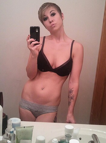 Dirty Little Bitch - Photo 15