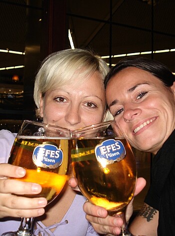 Two friends on holiday in turkey - Photo 1