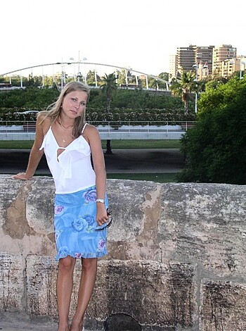 Cute blonde on vacation serie 83 - Photo 2