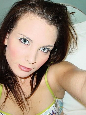 "Look at this fucking bitch trying to take a dick pic for Instagram, but she's just not pretty enough to get any likes, am I right? Fuck off."