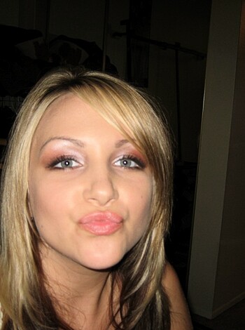 Young chick 35 - Photo 1