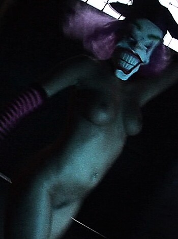 "Here's a fucking picture of some bitch in a clown outfit, but she ain't wearin' shit."