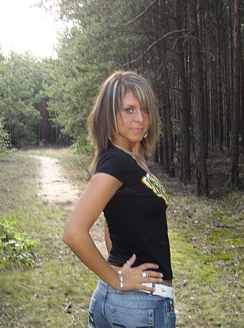 Horny Girls on Vacation - Sue - Photo 11