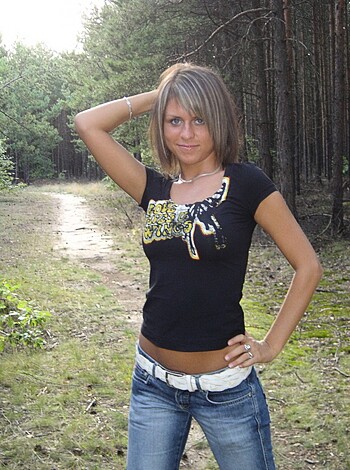 Horny Girls on Vacation - Sue - Photo 12