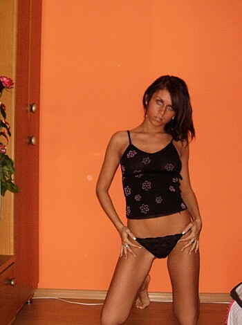 Horny Girls on Vacation - Sue - Photo 21
