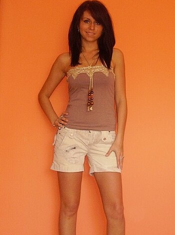 Horny Girls on Vacation - Sue - Photo 24