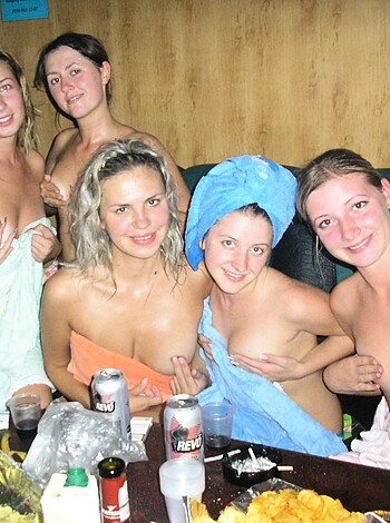 Amateur girls party in the sauna - Photo 11