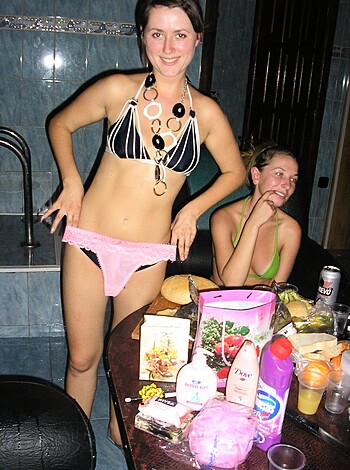 Amateur girls party in the sauna - Photo 16