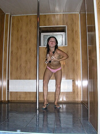 Amateur girls party in the sauna - Photo 30