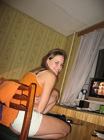 Young chick 32 - Photo 61
