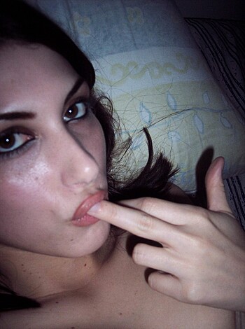 Brunette beauty hot serie 52 - Photo 4