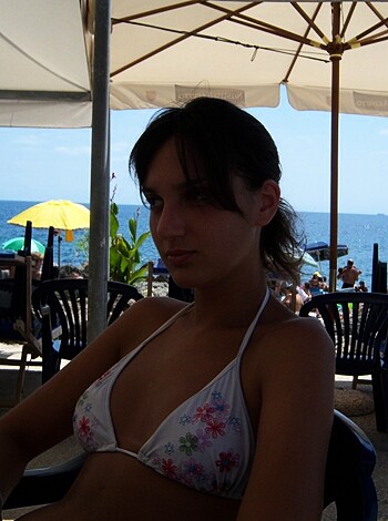 Horny Girls on Vacation - Bianca - Photo 9