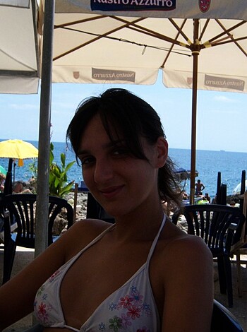 Horny Girls on Vacation - Bianca - Photo 10