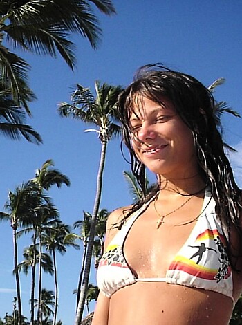 Beach Horny Girls on Vacation - Gina - Photo 1