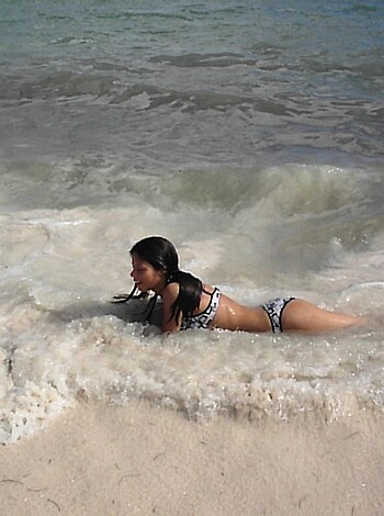 Beach Horny Girls on Vacation - Gina - Photo 3