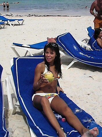 Beach Horny Girls on Vacation - Gina - Photo 8