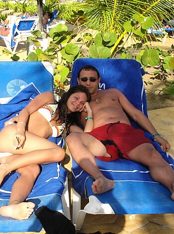 Beach Horny Girls on Vacation - Gina - Photo 10