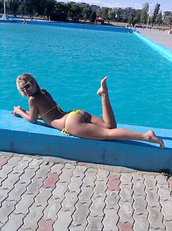 Horny Girls on Vacation - Verena - Photo 19