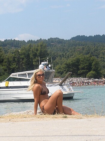 Horny Girls on Vacation - Verena - Photo 21